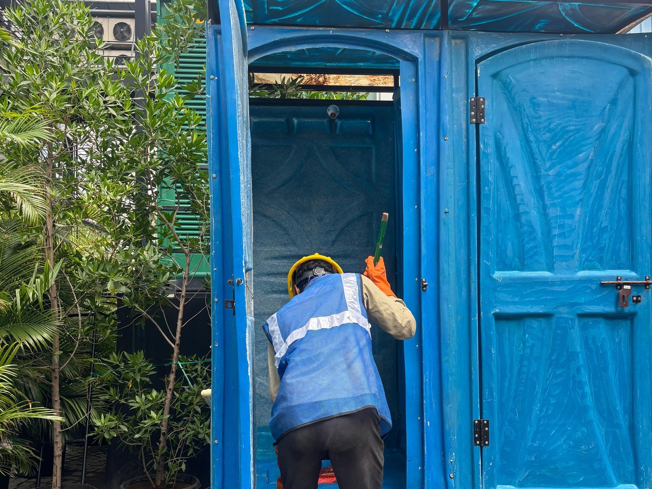 Portable Cabin Suction and Wash